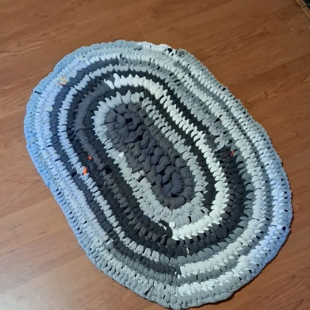 Handcrafted Gray and Black Oval Rug